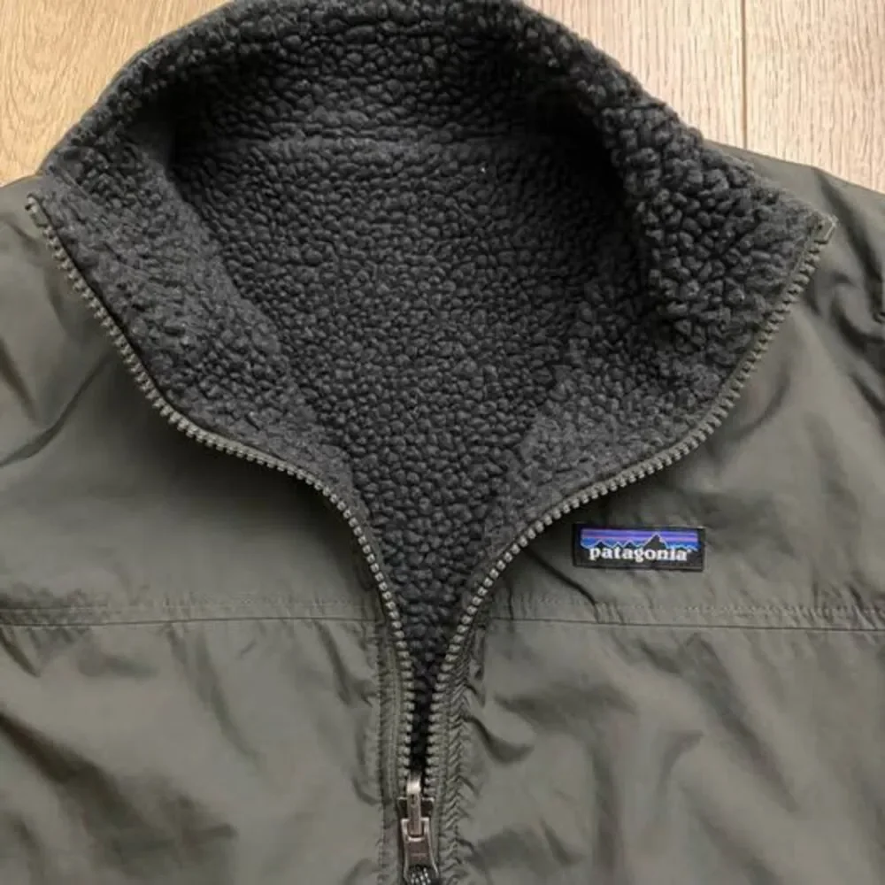 Patagonia Reversible Fleece Jacket Dark Green size 12 boys